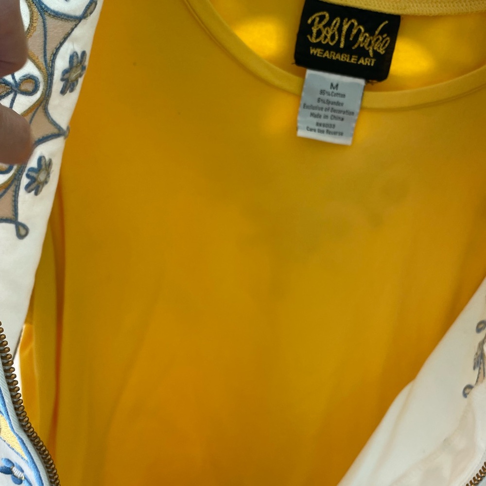 Bob Mackie gold t shirt med preowned - Picture 3 of 3
